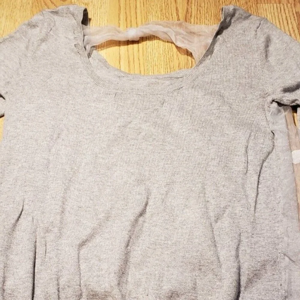 Lauren Conrad Women's Sweater  Size: Medium